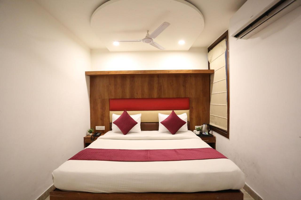 Hotel Sm Suits Near Delhi Airport-Unit By Grand Urban Luxury Nuova Delhi Esterno foto