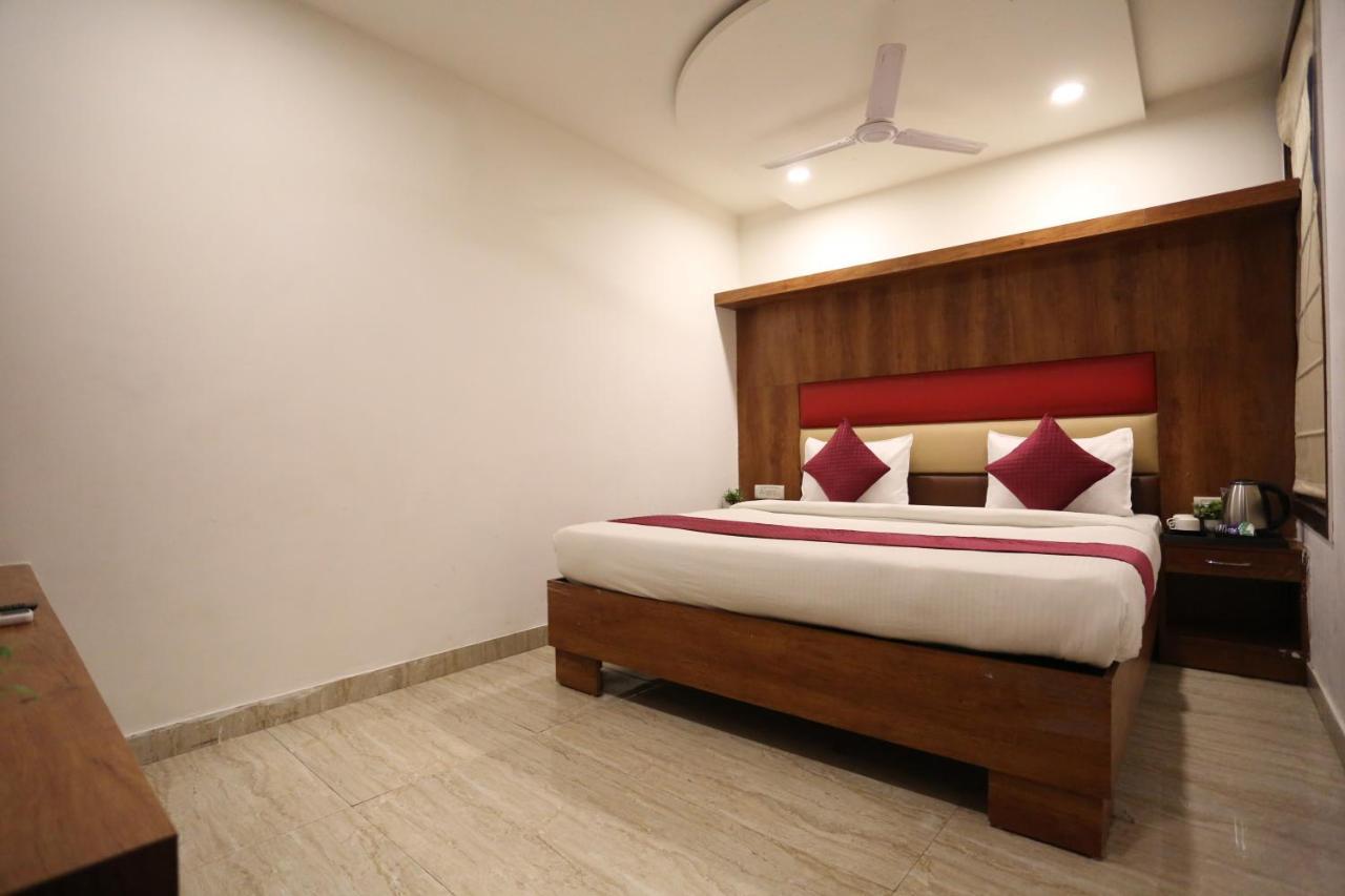 Hotel Sm Suits Near Delhi Airport-Unit By Grand Urban Luxury Nuova Delhi Esterno foto