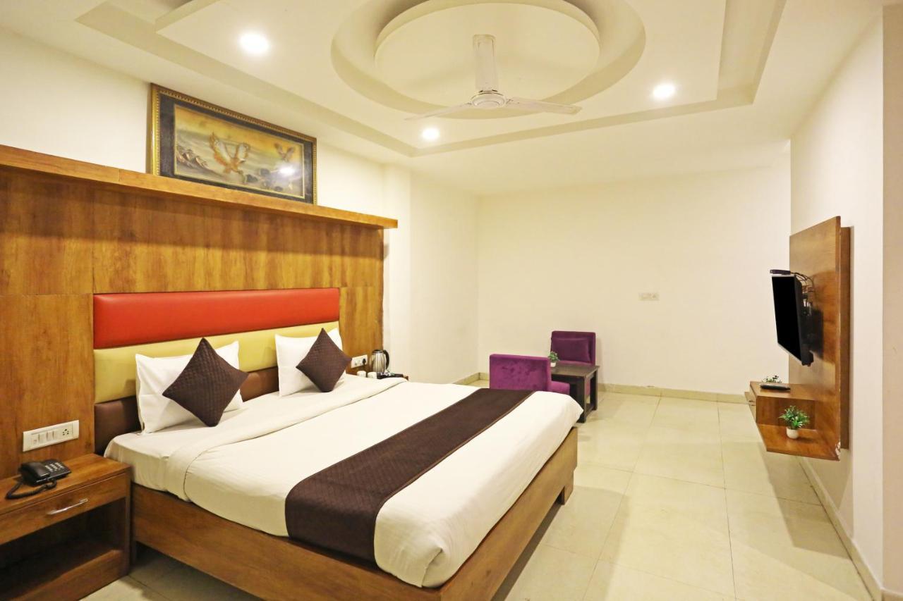 Hotel Sm Suits Near Delhi Airport-Unit By Grand Urban Luxury Nuova Delhi Esterno foto