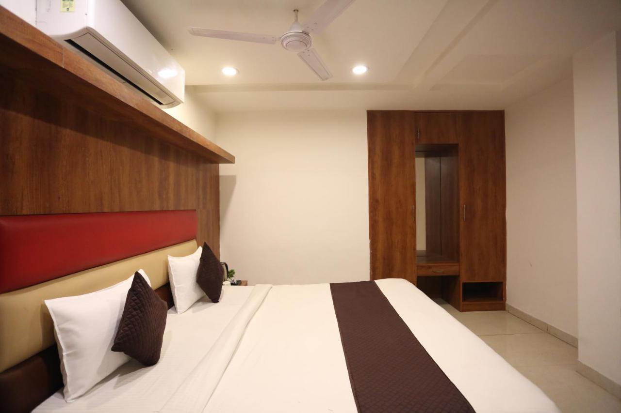 Hotel Sm Suits Near Delhi Airport-Unit By Grand Urban Luxury Nuova Delhi Esterno foto