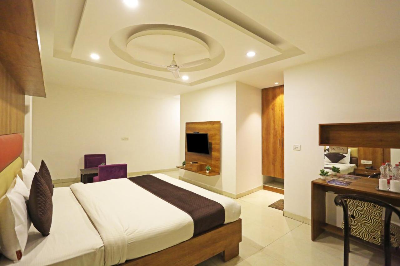 Hotel Sm Suits Near Delhi Airport-Unit By Grand Urban Luxury Nuova Delhi Esterno foto