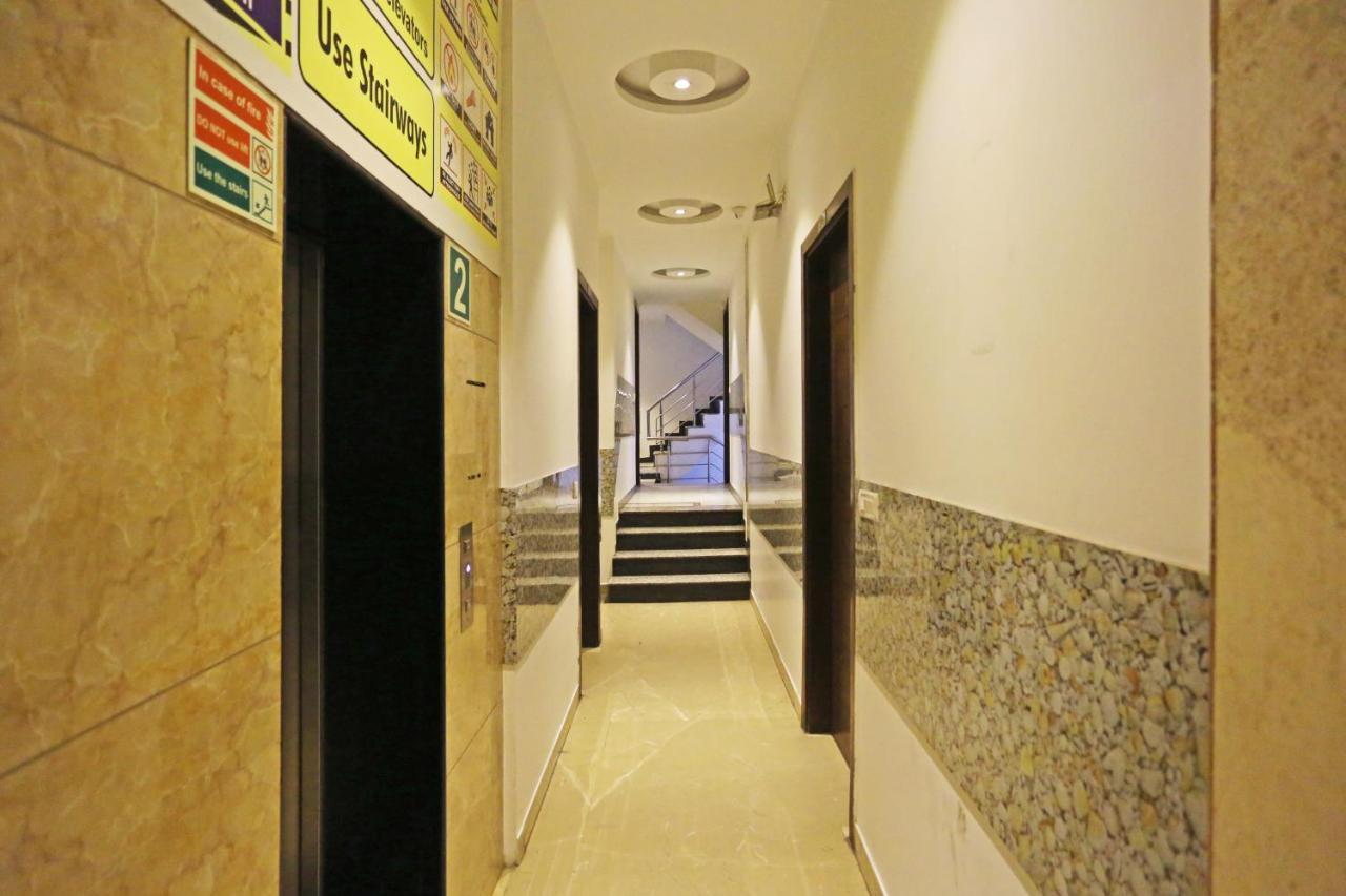 Hotel Sm Suits Near Delhi Airport-Unit By Grand Urban Luxury Nuova Delhi Esterno foto
