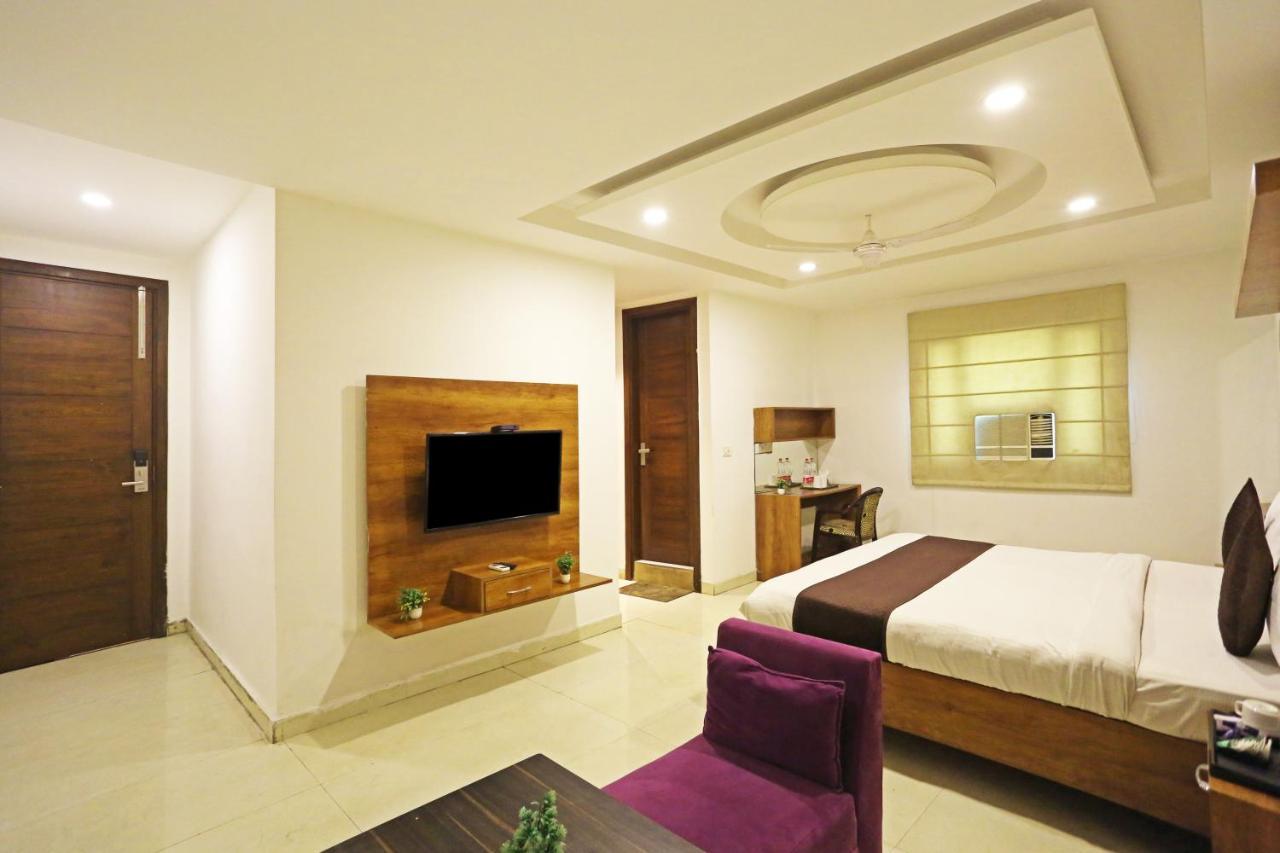 Hotel Sm Suits Near Delhi Airport-Unit By Grand Urban Luxury Nuova Delhi Esterno foto