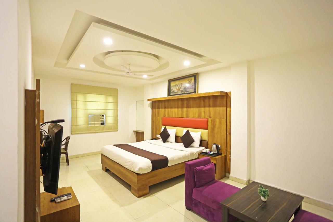 Hotel Sm Suits Near Delhi Airport-Unit By Grand Urban Luxury Nuova Delhi Esterno foto
